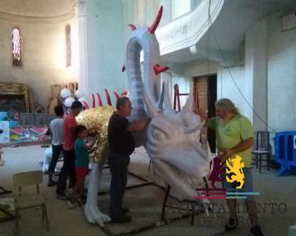 Manos que moldean la imaginaci&oacute;n