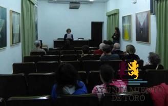 La Casa de Cultura acoge una lectura p&uacute;blica de art&iacute;culos de la Constituci&oacute;n