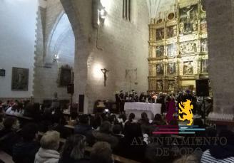 Los colegios abren las fiestas con el certamen de villancicos