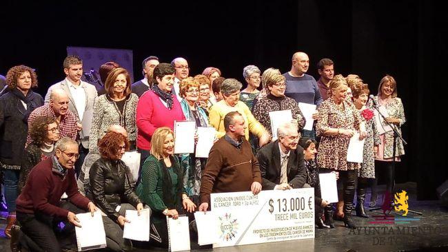 UCCTA entrega 13.000 euros al Centro de Investigaci&oacute;n del C&aacute;ncer de Salamanca