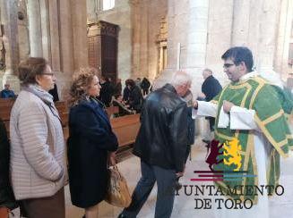 La huella de san Valent&iacute;n: Toro revive la tradici&oacute;n de venerar la reliquia del santo de los enamorados, sanador de las dolencias