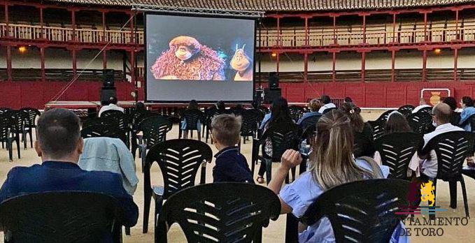 Toro retoma su actividad cultural