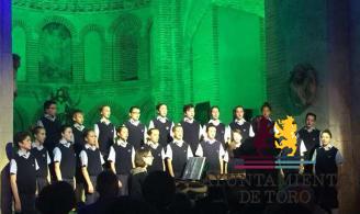 ``Los Chicos del Coro`` inician en el Santo Sepulcro el ciclo ``Las Noches de Toro``